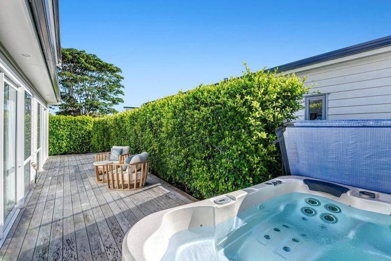 Photo of property in 82 The Circle, Manly, Whangaparaoa, 0930