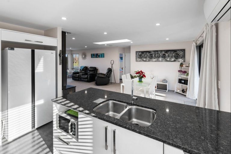 Photo of property in 27 Faringdon Boulevard, Rolleston, 7615