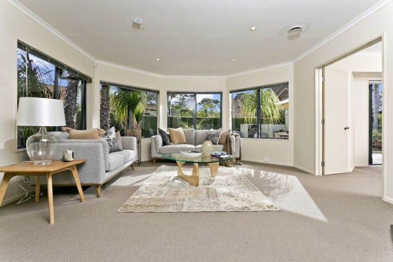 Photo of property in 12 Samuel Cross Place, Greenhithe, Auckland, 0632