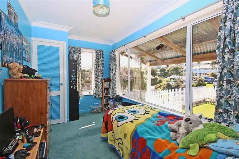 Photo of property in 115 Harbour View Road, Omokoroa, 3114