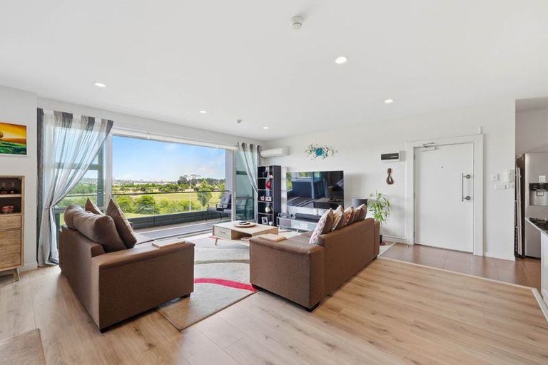 Photo of property in 15/63 Kestev Drive, Flat Bush, Auckland, 2016
