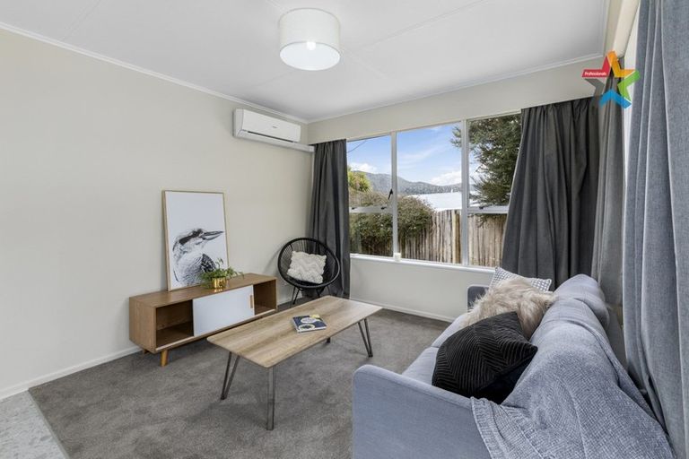 Photo of property in 15b Pencarrow Crescent, Wainuiomata, Lower Hutt, 5014