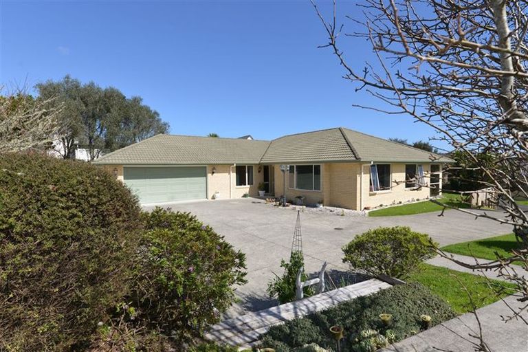 Photo of property in 27a Rosella Grove, Waimauku, 0812