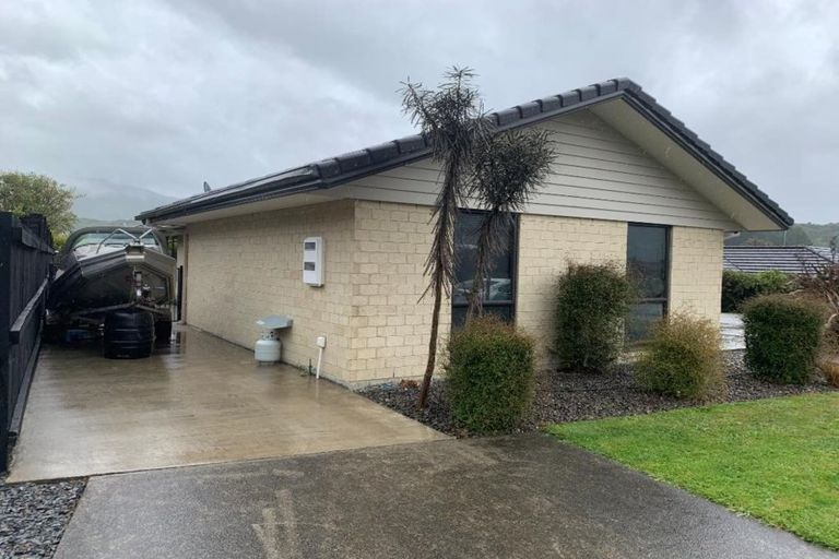 Photo of property in 6 Tui Drive, Picton, 7220