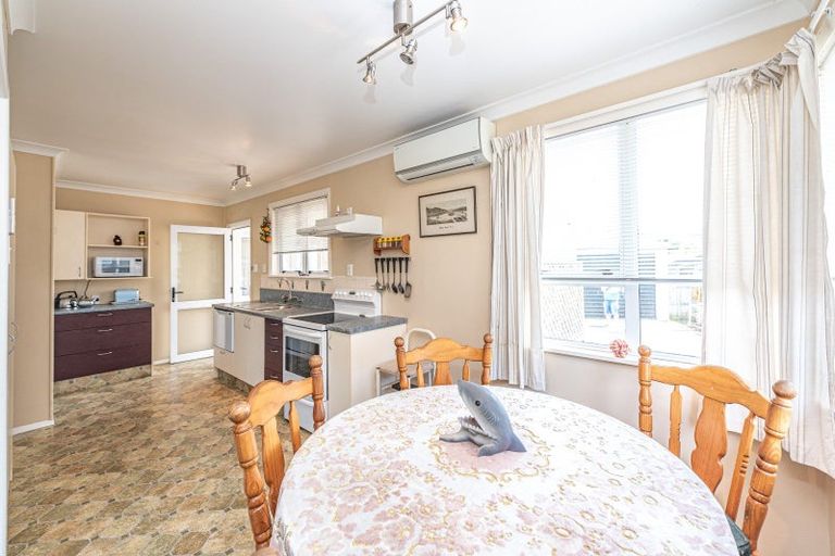 Photo of property in 40 Selwyn Crescent, College Estate, Whanganui, 4500