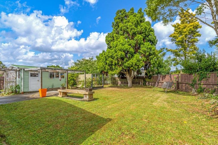 Photo of property in 19 Wikiriwhi Crescent, Awapuni, Palmerston North, 4412