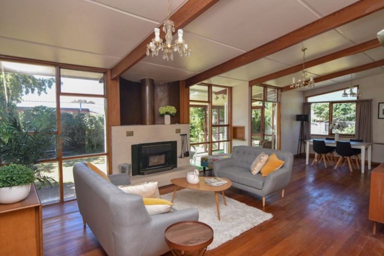 Photo of property in 22 Victoria Street, Carterton, 5713