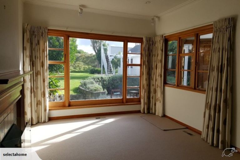 Photo of property in 12 Maire Street, Eastbourne, Lower Hutt, 5013