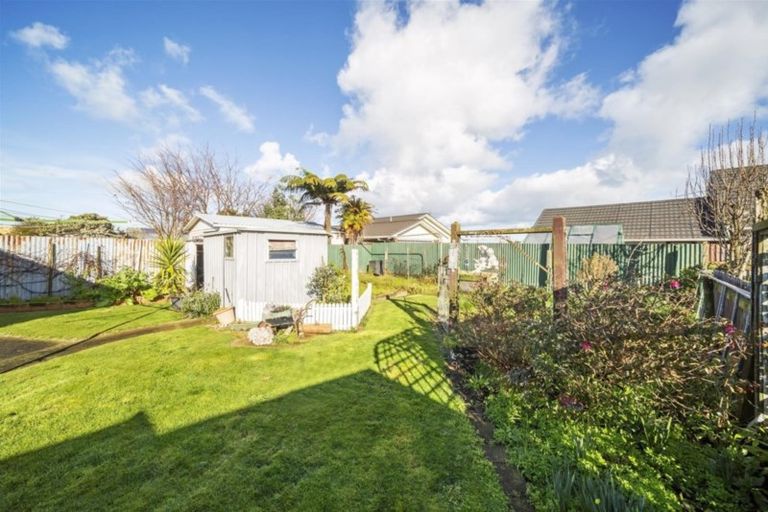 Photo of property in 15 Murray Avenue, Hawera, 4610