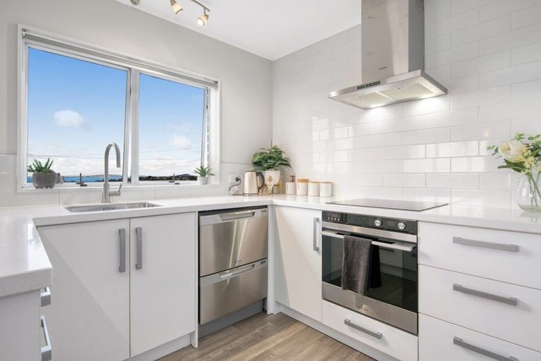 Photo of property in 14a Layton Road, Manly, Whangaparaoa, 0930