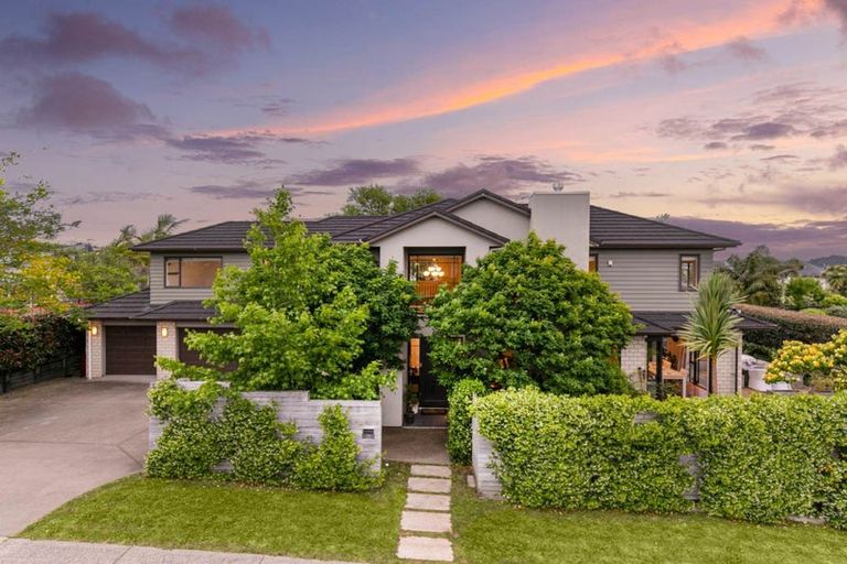 Photo of property in 29 Huntington Park Drive, Greenhithe, Auckland, 0632