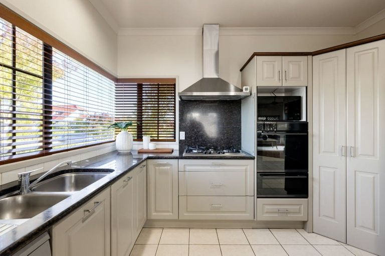 Photo of property in 2 Keswick Crescent, Huntington, Hamilton, 3210