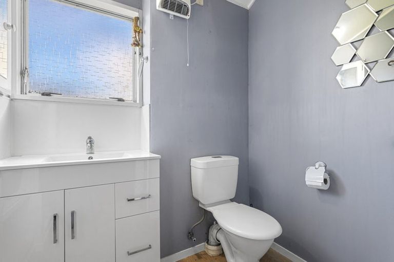 Photo of property in 100 Lake Road, Koutu, Rotorua, 3010