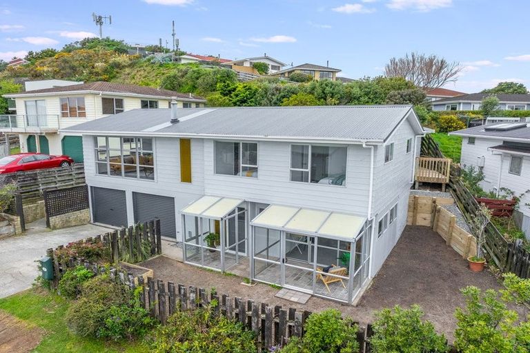 Photo of property in 6 Tregear Place, Camborne, Porirua, 5026