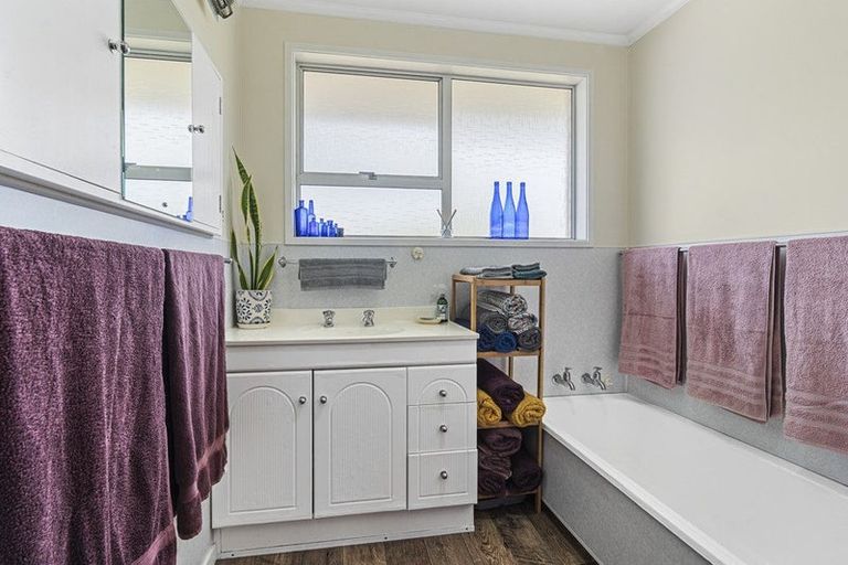 Photo of property in 100 Centennial Avenue, Waitara, 4320