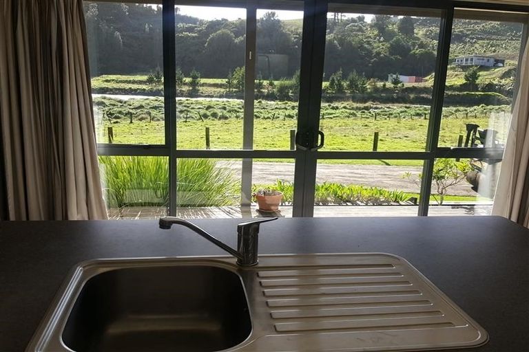 Photo of property in 371c Mangorei Road, Merrilands, New Plymouth, 4312