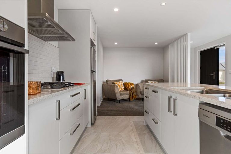 Photo of property in 42 Hinaki Street, Poike, Tauranga, 3112