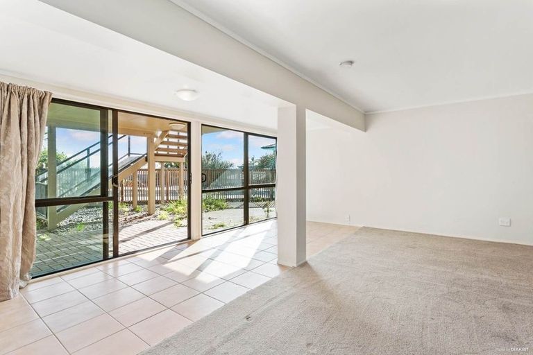 Photo of property in 12 Suzetta Place, Sunnyhills, Auckland, 2010