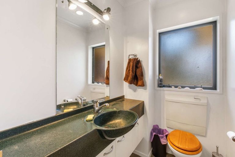 Photo of property in 35a Clevedon Road, Papakura, 2110