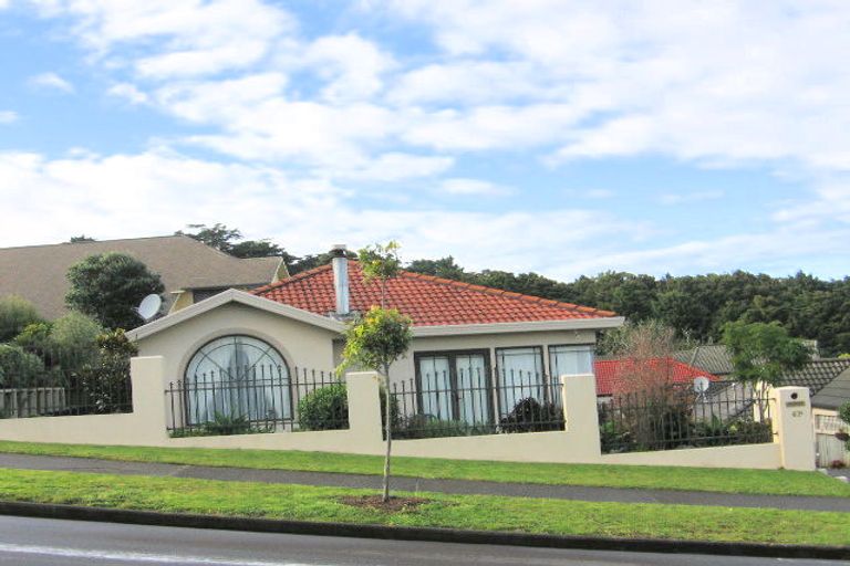 Photo of property in 67 Ribbonwood Crescent, Goodwood Heights, Auckland, 2105