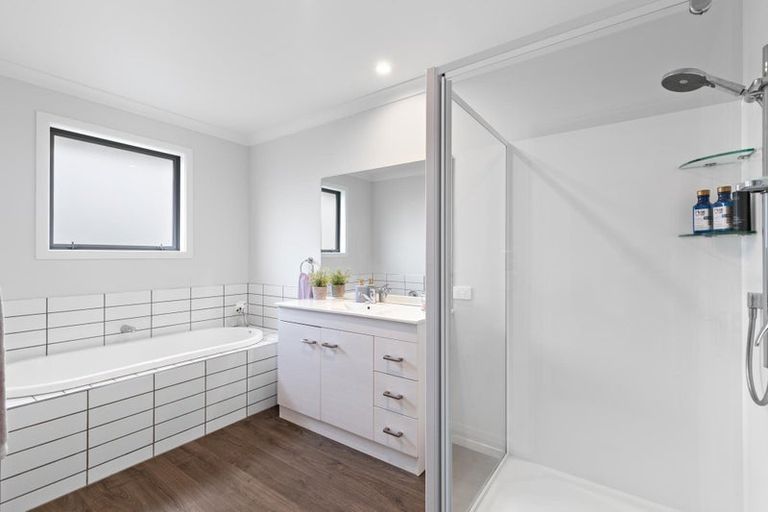 Photo of property in 5 Turnbull Crescent, Wanaka, 9305