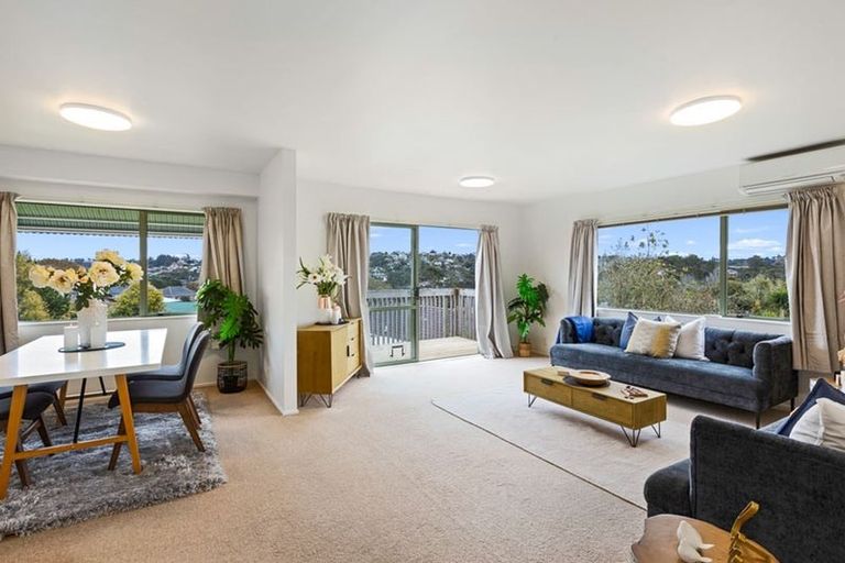 Photo of property in 1/12 Sunnyfield Crescent, Glenfield, Auckland, 0629