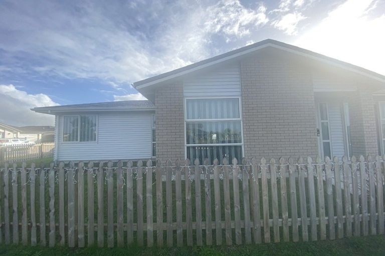 Photo of property in 1 Leatherwood Road, Takanini, 2110