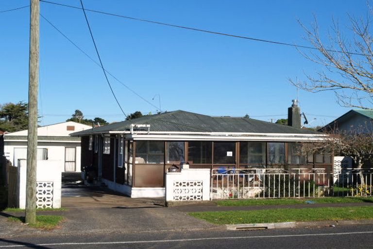 Photo of property in 20 Henwood Road, Mangere East, Auckland, 2024