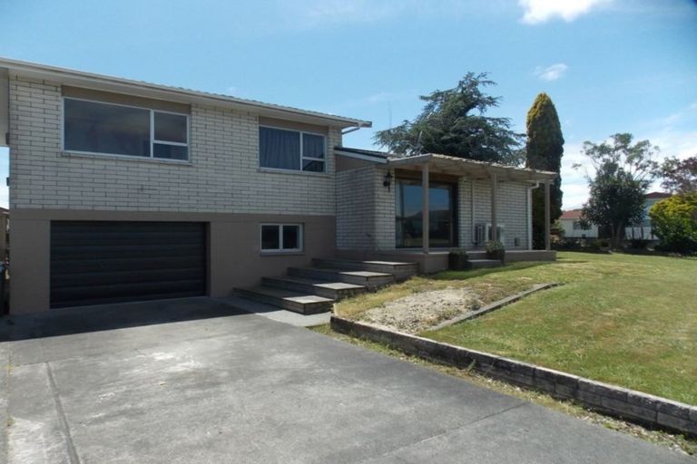 Photo of property in 4 Waltham Court, Cloverlea, Palmerston North, 4412