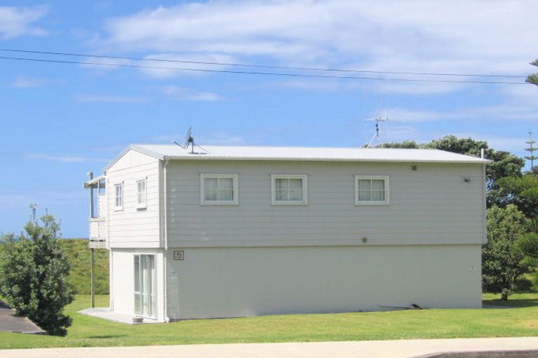 Photo of property in 5 Seaforth Road, Waihi Beach, 3611