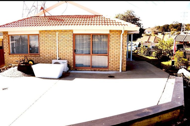 Photo of property in 4/30 Matthews Road, Clover Park, Auckland, 2019