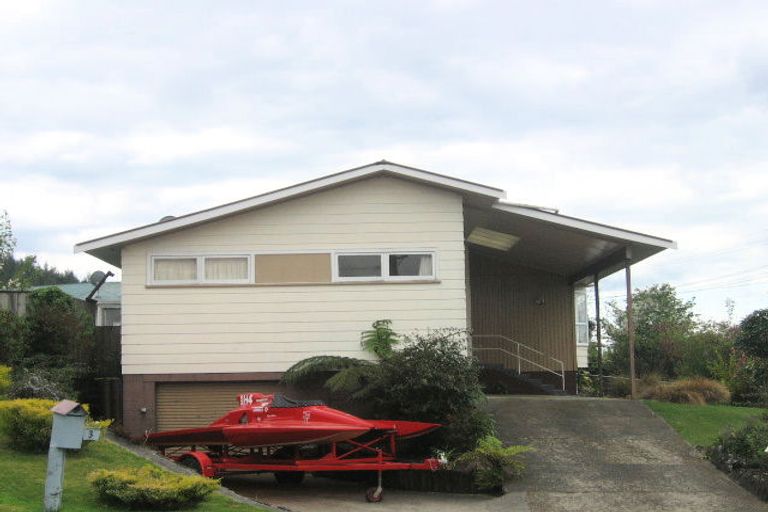Photo of property in 1 Teal Place, Selwyn Heights, Rotorua, 3015