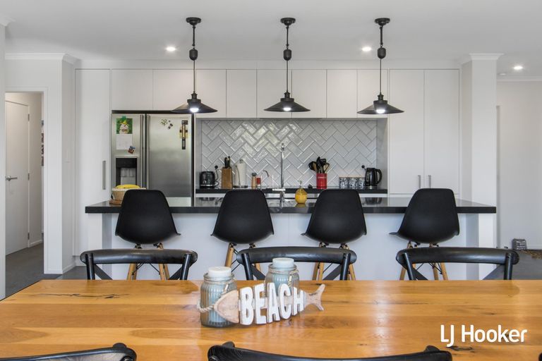 Photo of property in 14 Reel Road, Athenree, Waihi Beach, 3611