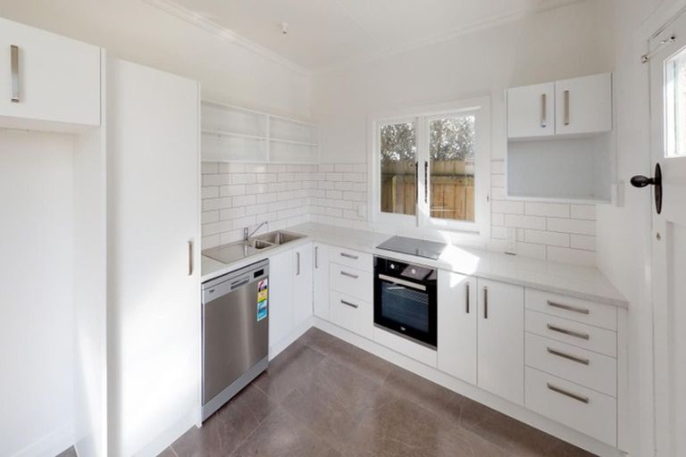 Photo of property in 26 Milverton Avenue, Hokowhitu, Palmerston North, 4410