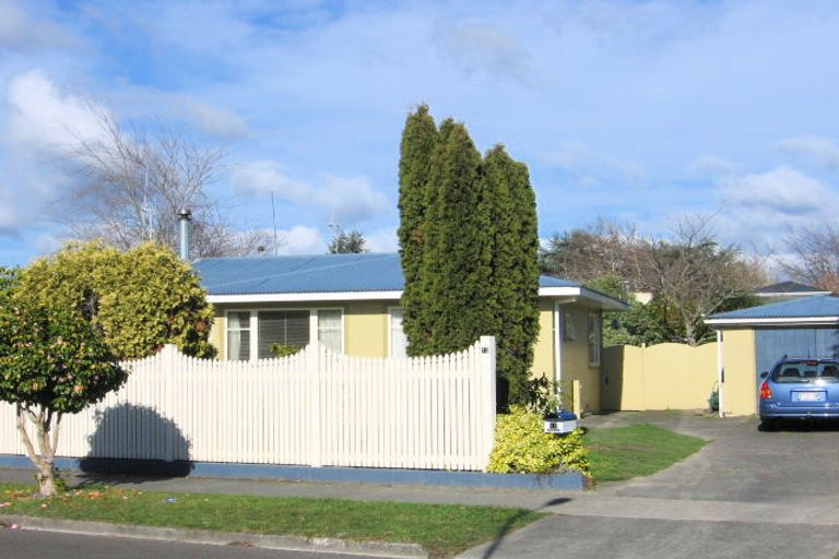 Photo of property in 12 Newcastle Street, Hokowhitu, Palmerston North, 4410