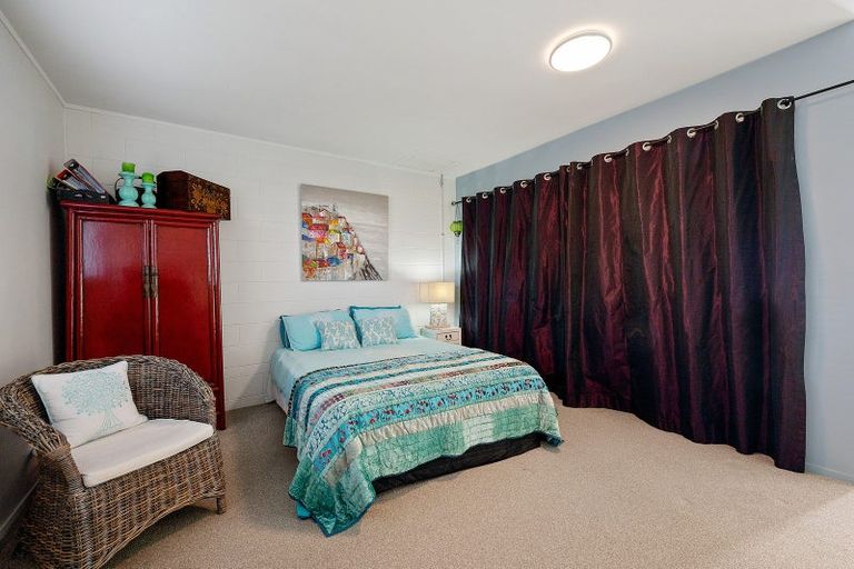 Photo of property in 1/252 Hibiscus Coast Highway, Orewa, 0931