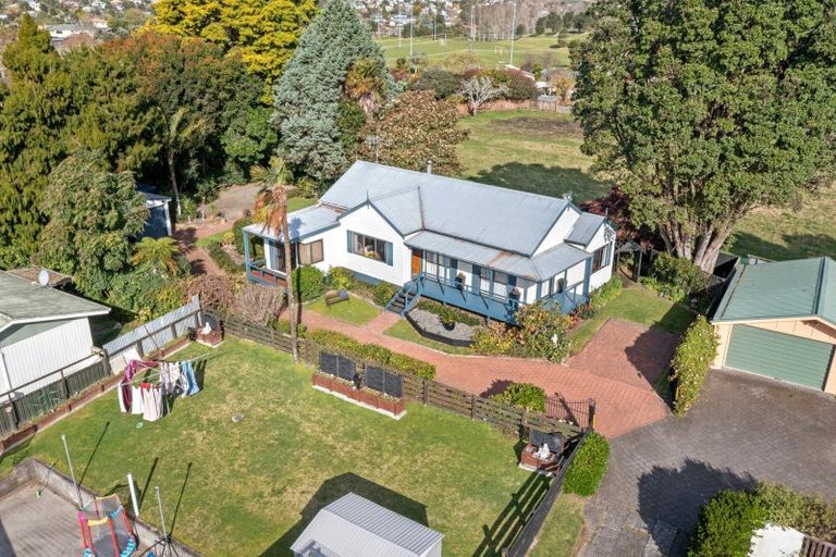 Photo of property in 66 Welcome Bay Road, Welcome Bay, Tauranga, 3112