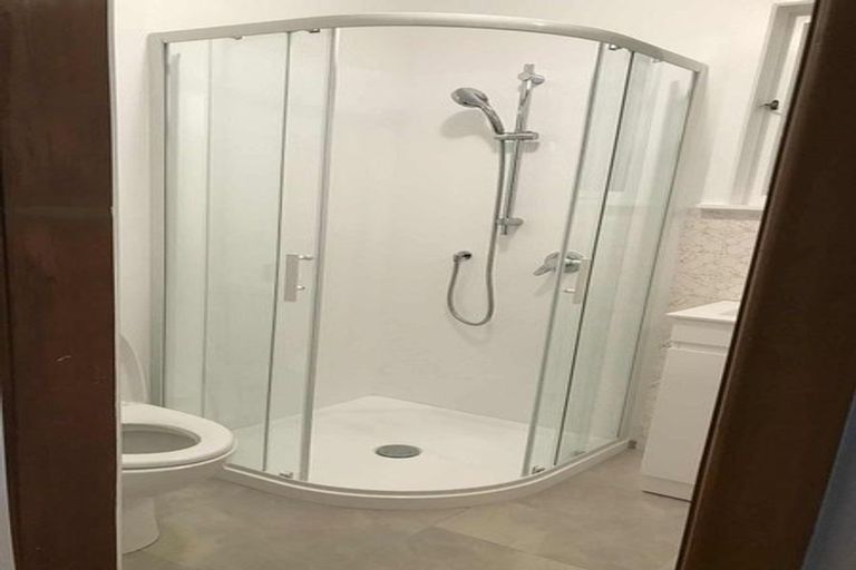 Photo of property in 20 Stokes Avenue, Te Atatu Peninsula, Auckland, 0610