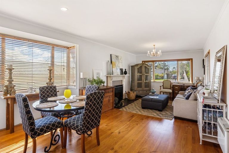 Photo of property in 40 Tiri Tiri Road, Birkdale, Auckland, 0626