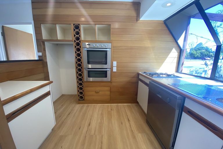 Photo of property in 237 Te Atatu Road, Te Atatu South, Auckland, 0610