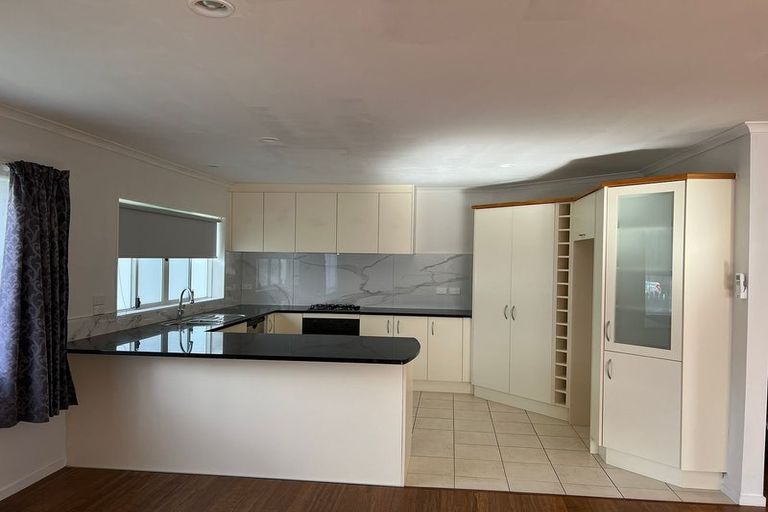 Photo of property in 26 Cyril French Drive, Flat Bush, Auckland, 2016