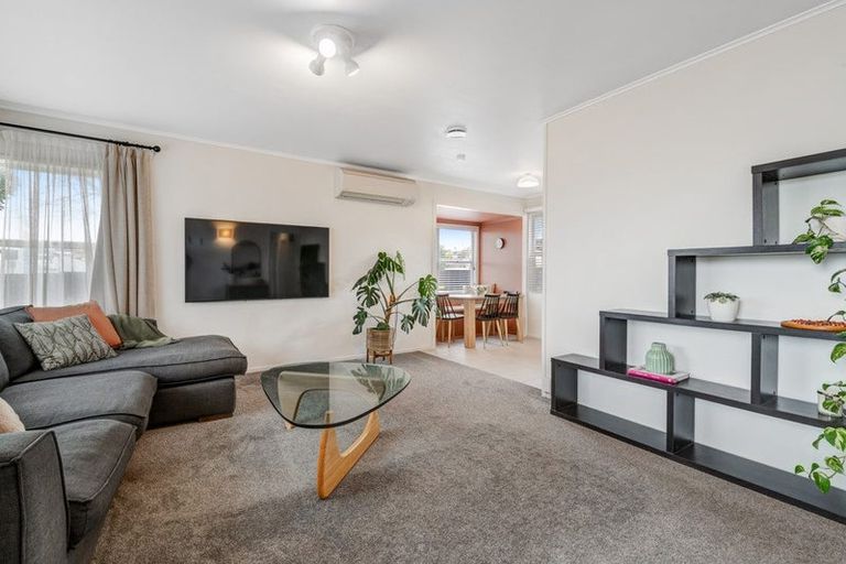 Photo of property in 71b Red Beach Road, Red Beach, 0932