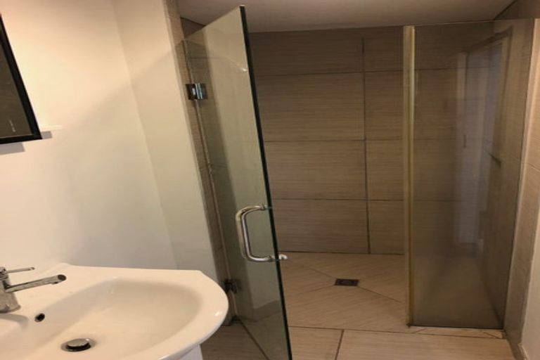 Photo of property in 3/138 Rangatira Road, Beach Haven, Auckland, 0626