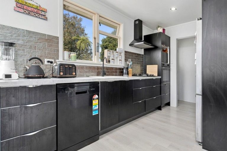 Photo of property in 5 Konini Street, Inglewood, 4330