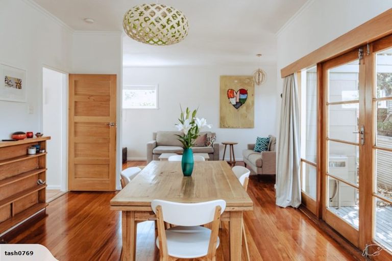 Photo of property in 84b The Esplanade, Westshore, Napier, 4110