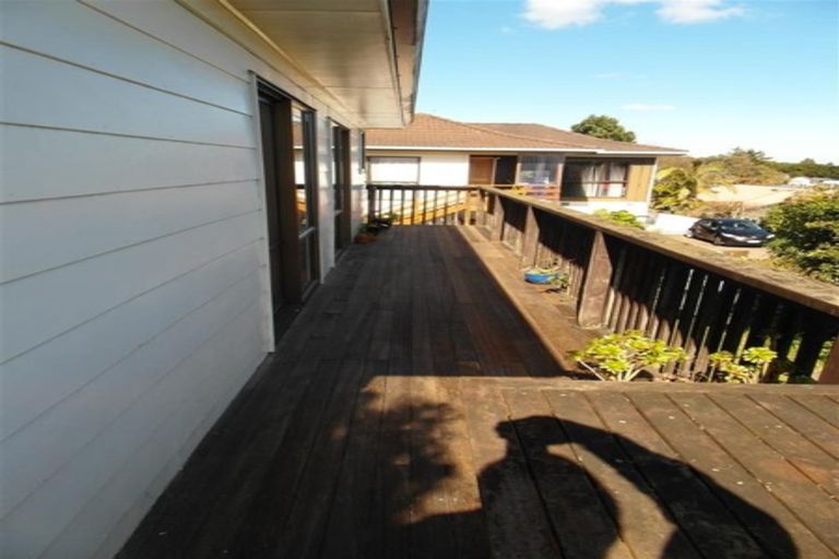 Photo of property in 3 Correa Court, Goodwood Heights, Auckland, 2105