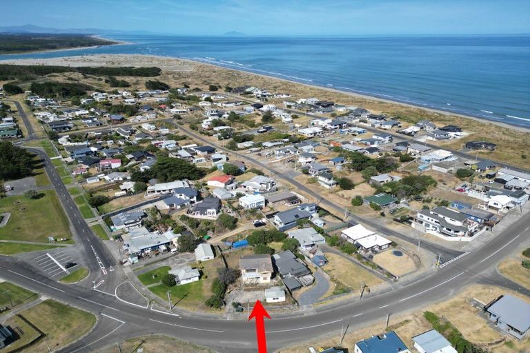 Photo of property in 2 Ocean Beach Street, Foxton Beach, Foxton, 4815
