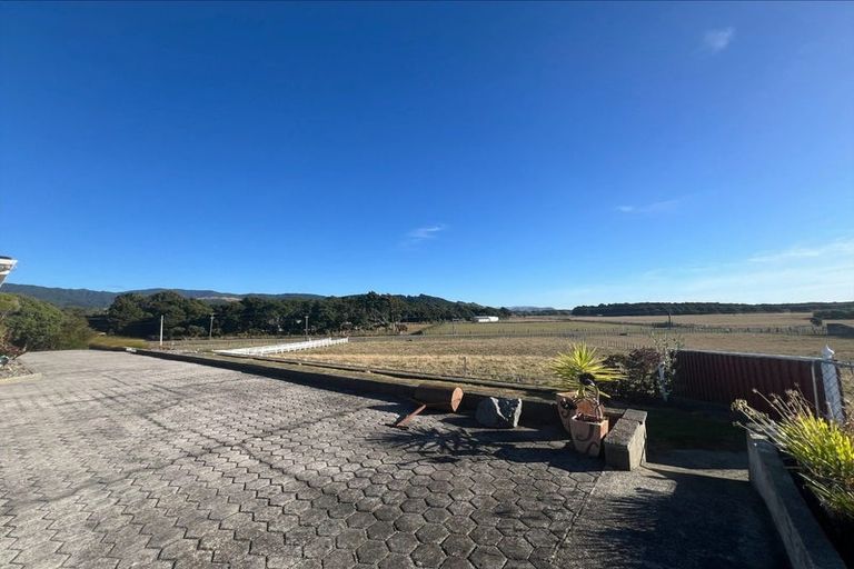 Photo of property in 133 Muhunoa Road East, Ohau, Levin, 5570