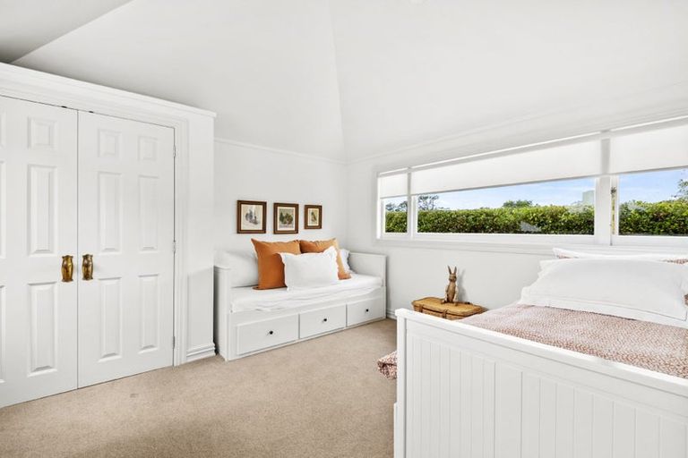 Photo of property in 49b Roland Road, Greenhithe, Auckland, 0632