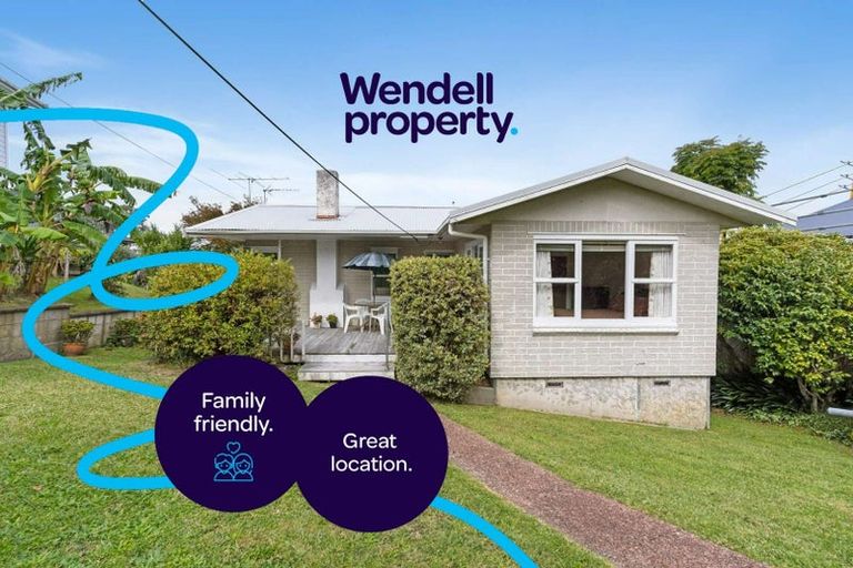 Photo of property in 19 City View Terrace, Birkenhead, Auckland, 0626